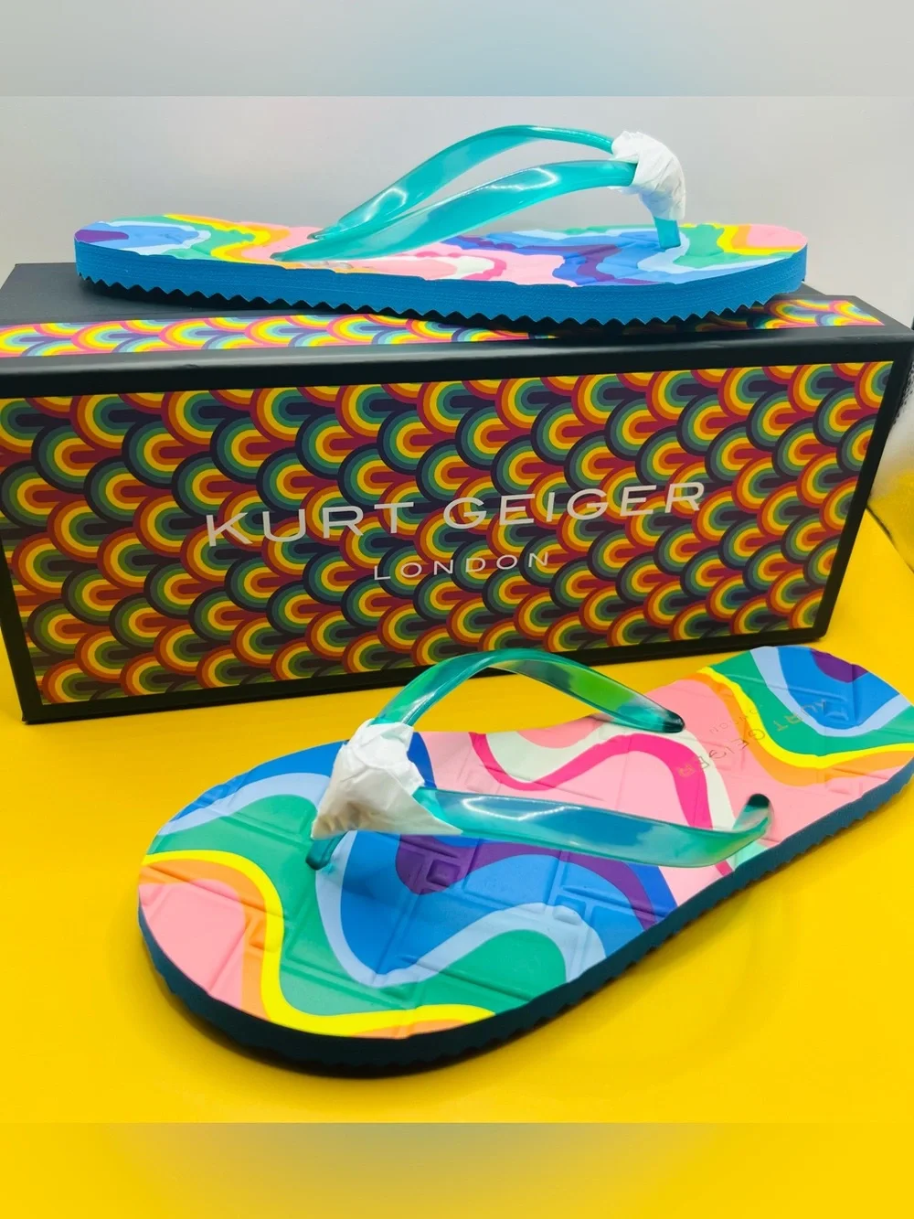 Kurt Geiger London Kensington Q Flip Flops w/Eagle Head Emblem. Sz. 8 Left NIB